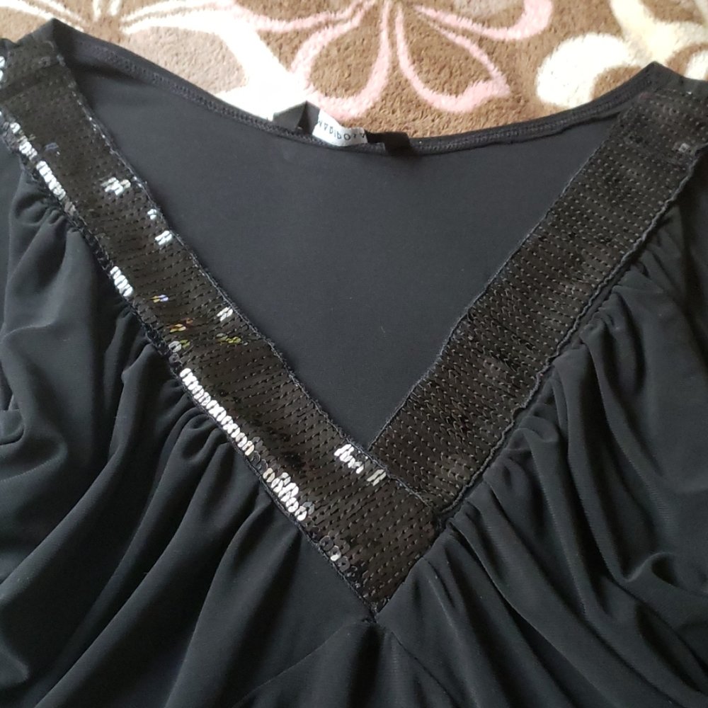 Top - Picture 2 of 2